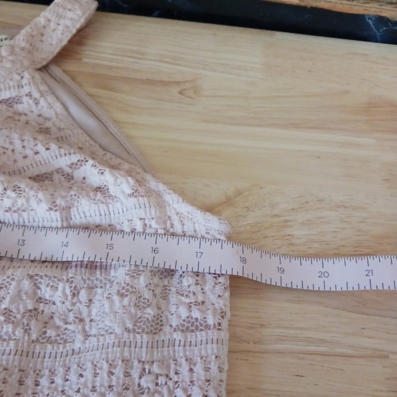 Monteau Los Angeles Lace Overlay Top Size Large - Picture 8 of 9